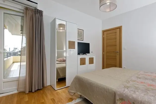 Luxury beach apartment private parking - Oda