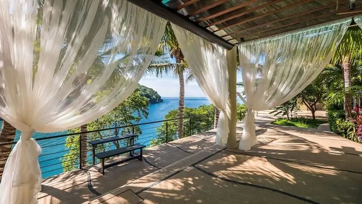 Luxury Beach Frontage Villa With Amazing Views for Rent - Dış Mekan