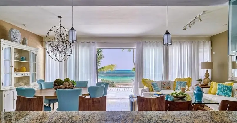 Luxury Beachfront Condo w Ocean View A-201 - Oda