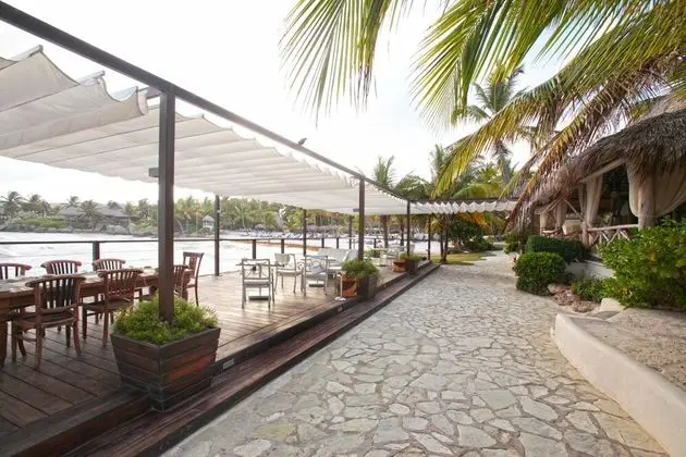 Luxury Villa with Beachfront Eden Roc - Plaj
