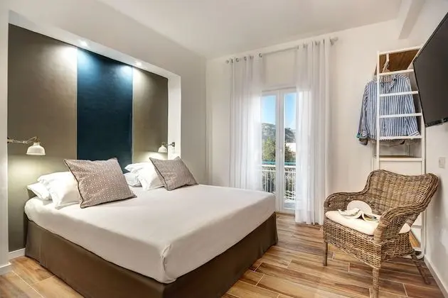 Luxury Blues Apartment