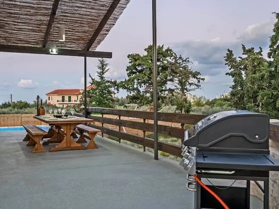 Luxury Villa With Breakfast Included, Near Sea and City, Ping Pong, Childrens Area and BBQ - Dış Mekan