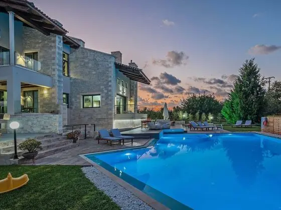 Luxury Villa With Breakfast Included, Near Sea and City, Ping Pong, Childrens Area and BBQ - Havuz