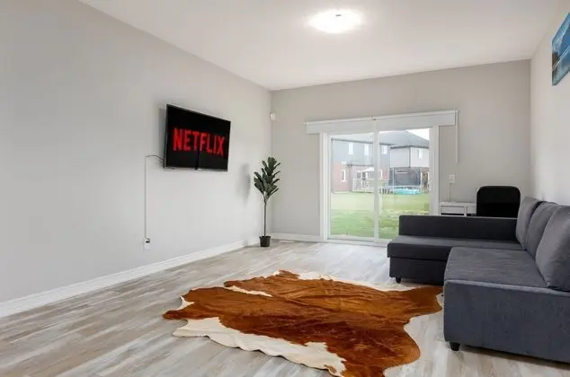 Luxury Bungalow mins Niagara falls & Brock uni - Oda Düzeni