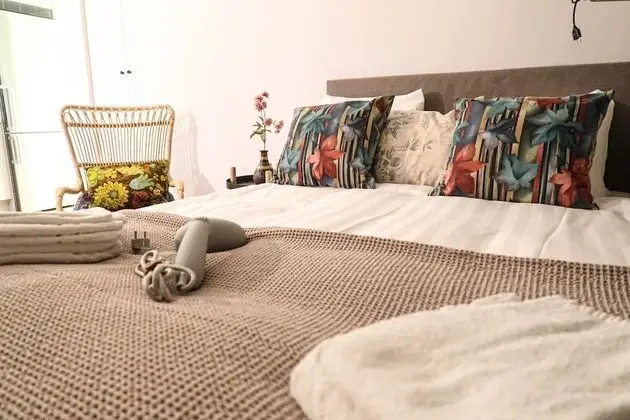 Luxury Business Studio Apartment Street View - Cityliving Umami - Oda