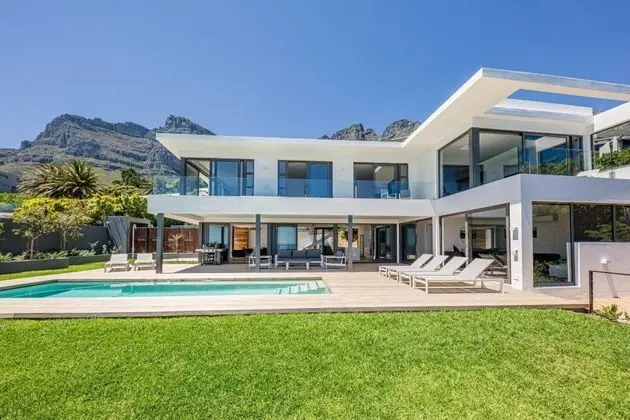 Luxury Camps Bay Villa With Spacious Entertainment Area and Private Pool 8 Fiskaal - Oda