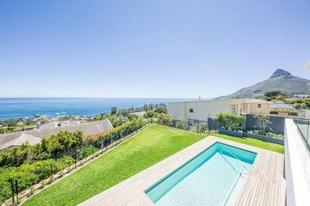 Luxury Camps Bay Villa With Spacious Entertainment Area and Private Pool 8 Fiskaal - Oda