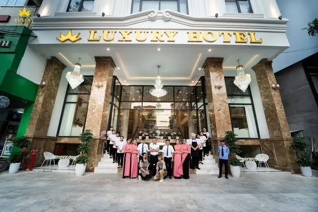 Luxury Hotel - Dış Mekan