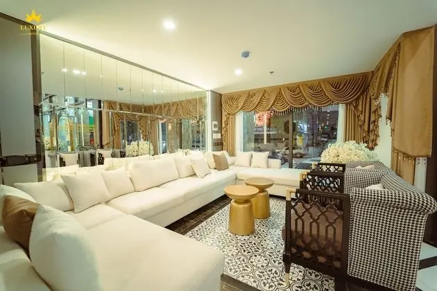 Luxury Hotel - Dış Mekan