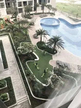 Luxury Condotel Vinhomes Skylake Keangnam - Havuz