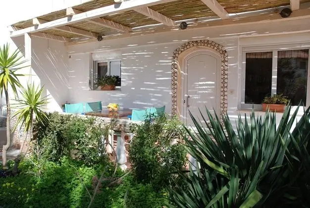 Luxury Cozy Villa With Garden Near The Sea