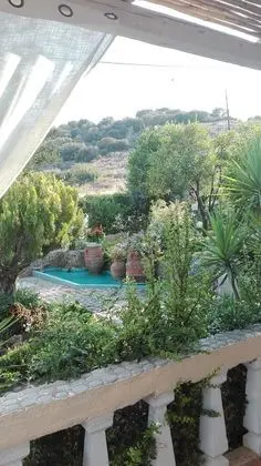 Luxury Cozy Villa With Garden Near The Sea - Havuz