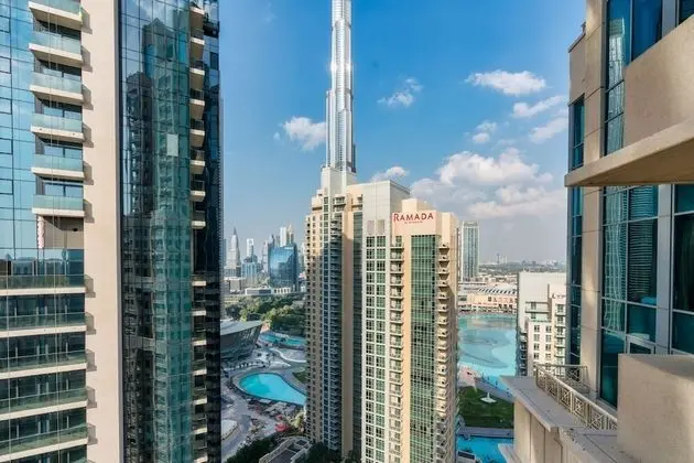 Luxury Downtown Apt w/ Balcony Burj View