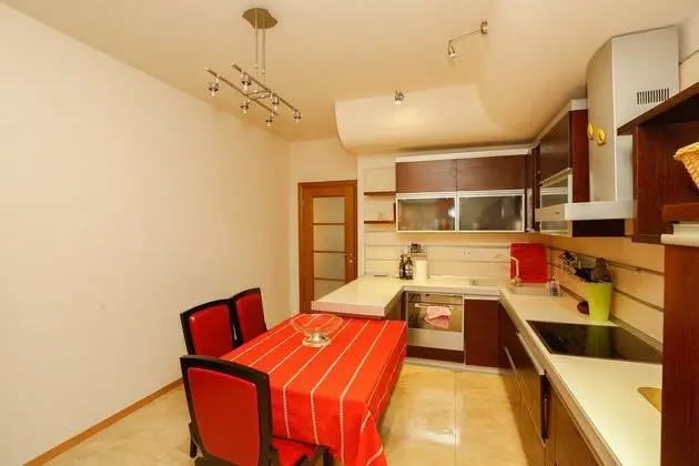Luxury European Trade Center Apartment - Mutfak