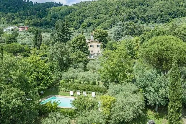 Luxury Farmhouse Retreat Between Lucca and the Beach - Oda