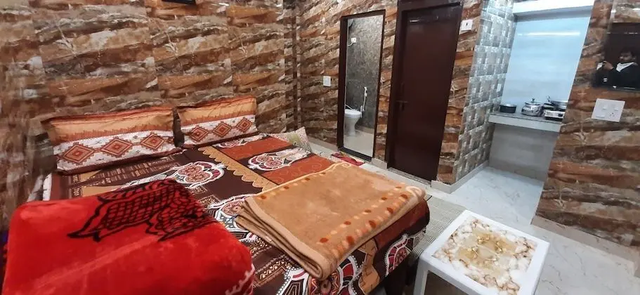 Luxury Flat in Foreigner Areof Lajpat Nagar With Fully Equipped Kitch - Oda