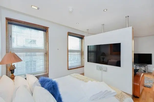 Luxury Flat with Panoramic View of Piccadilly Circus