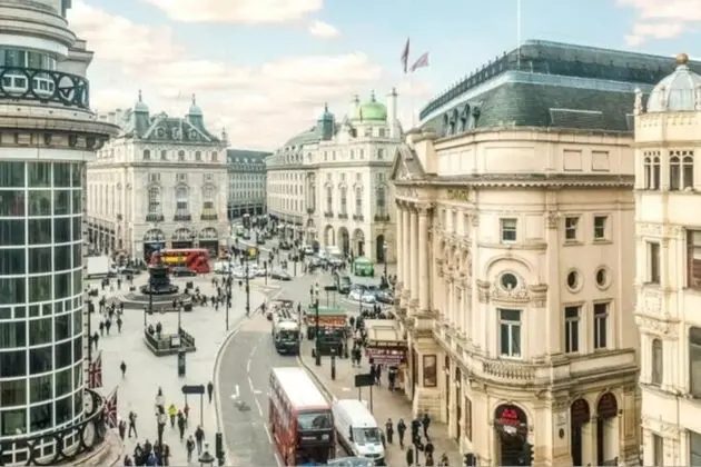 Luxury Flat with Panoramic View of Piccadilly Circus