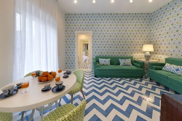 Luxury Four Bedroom Home - Öne Çıkan Resim
