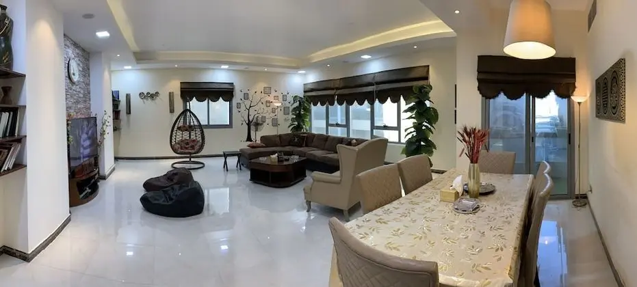 Luxury Furnished 3BR near LAKE Khalid - Öne Çıkan Resim