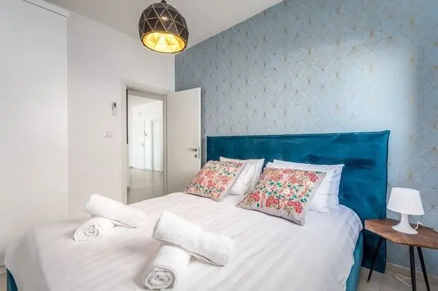 luxury garden apartment heated pool - Oda