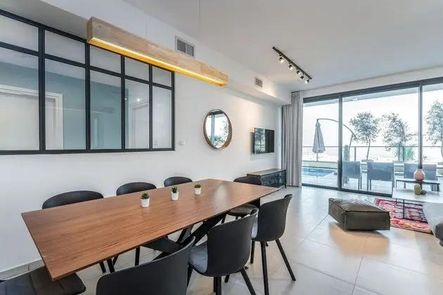 luxury garden apartment heated pool - Oda Düzeni