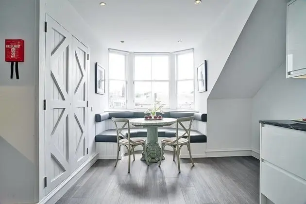 Luxury George Street Apartments: Castle Suite - Mutfak