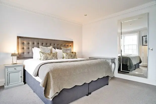 Luxury George Street Apartments: Castle Suite - Oda