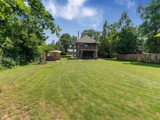 Luxury Haystack Home in the Brabant Village of Zeeland With a Private Hot Tub - Dış Mekan