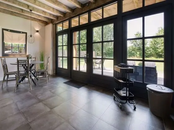 Luxury Haystack Home in the Brabant Village of Zeeland With a Private Hot Tub - Lobi