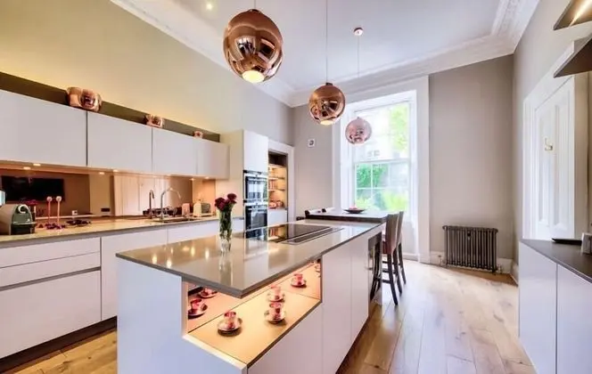 Luxury Heart of the City 3bed/3bath Apartment - Mutfak