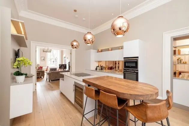 Luxury Heart of the City 3bed/3bath Apartment - Mutfak