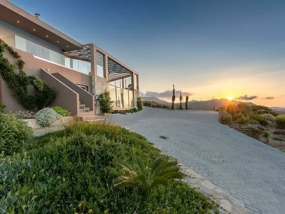 Luxury Villa With Heated Pool, Hamam, Hydromassage, Billiard, 700m to the Beach