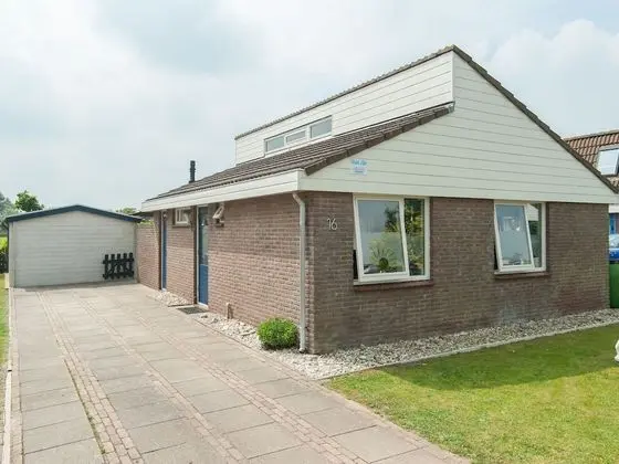 Luxury Holiday Home in Egmond aan den Hoef With Garden
