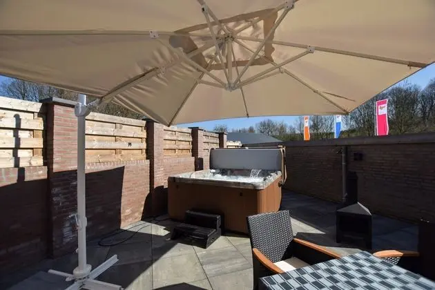 Luxury Holiday Home in the South of Limburg Province with Hot Tub, Sauna, Large Garden - Öne Çıkan Resim