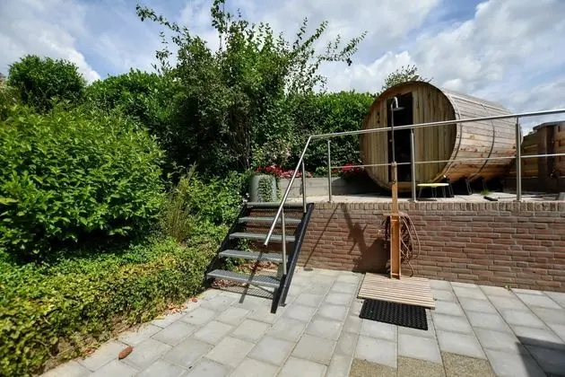 Luxury Holiday Home in the South of Limburg Province with Hot Tub, Sauna, Large Garden - Spa