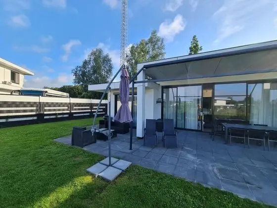 Luxury Holiday Home in Zeewolde With Terrace - Dış Mekan