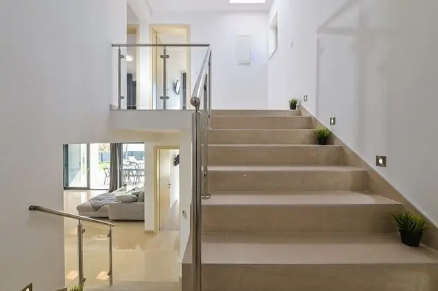 Luxury Villa Horizon with Private Pool - Oda Düzeni