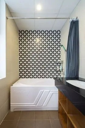 Luxury Housing Art Gallery 39 Linh Lang - Banyo Tipleri