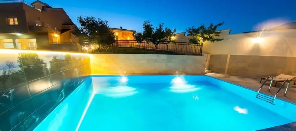 Luxury villa Imperial - with the vineyard views - Havuz