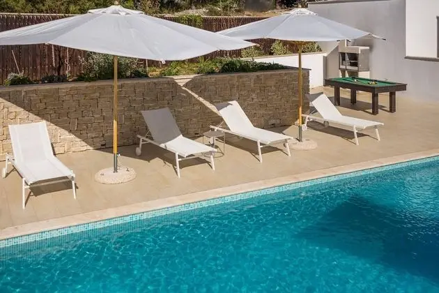 Luxury Villa Juliet with Heated Pool - Havuz