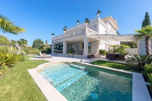 Luxury Lakefront Catullo A1 by Wonderful Italy