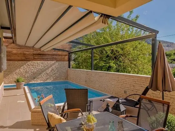 Luxury Villa Lelu With Heated Saltwater Pool, Parking, High Speed Internet, Bbq, el. car Charge T2 - Dış Mekan