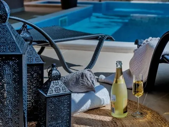 Luxury Villa Lelu With Heated Saltwater Pool, Parking, High Speed Internet, Bbq, el. car Charge T2 - Havuz