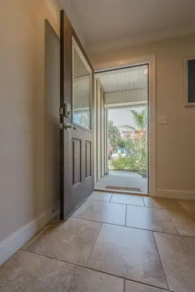 Luxury Living - Modern Beach Townhouse - Lobi