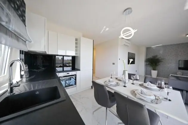 Luxury Majpruz Suites I - Mutfak