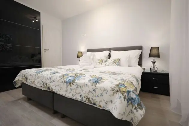 Luxury Majpruz Suites - Oda