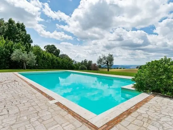 Luxury, Modern Apartment With Pool and Stunning Views