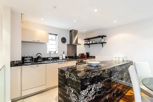 Luxury and Modern Bayswater Apartment - Mutfak