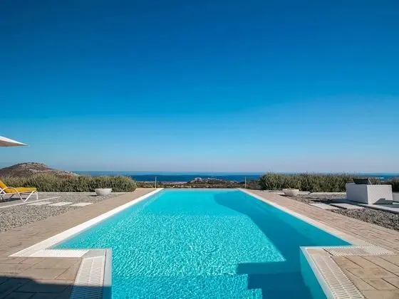 Luxury Villa Near Sea in Kalithies with Hot Tub - Havuz